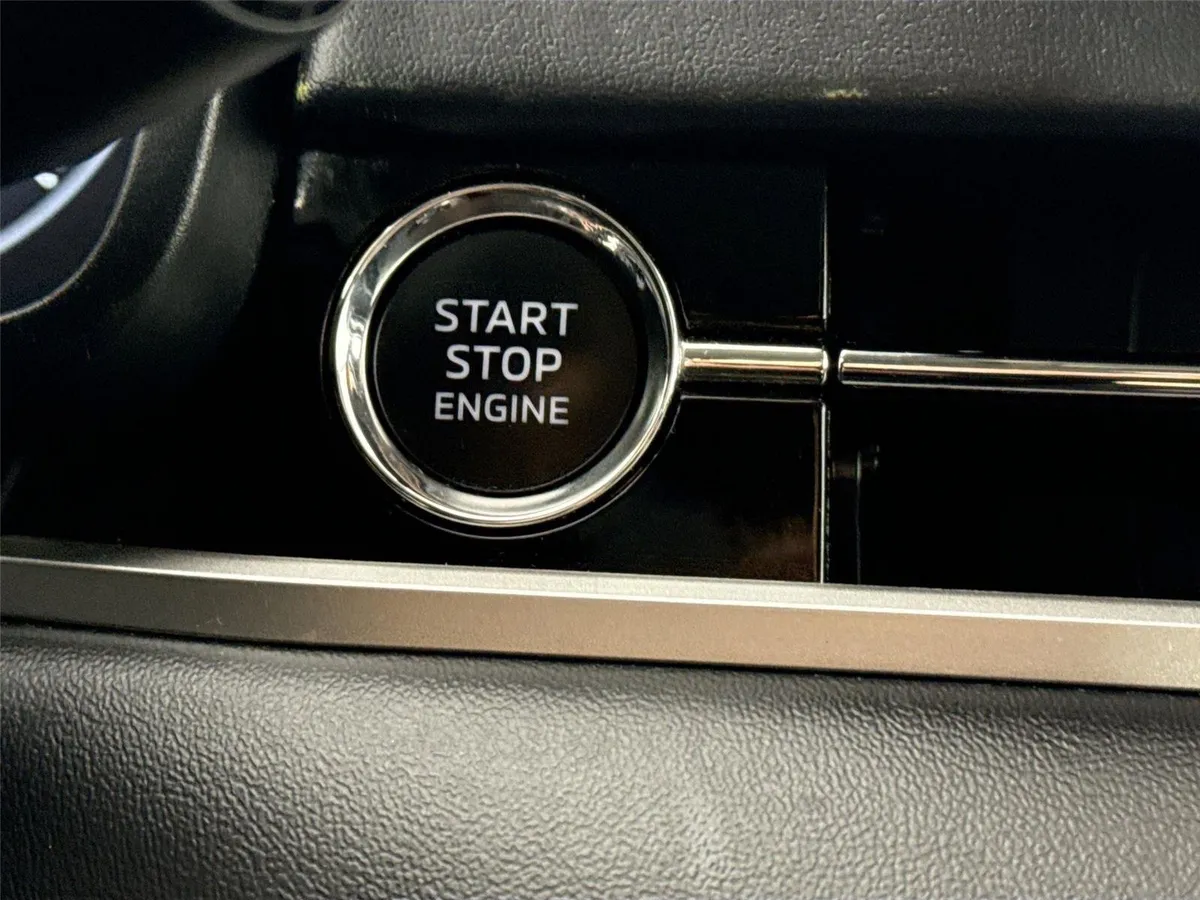 2024 Mitsubishi Outlander SEL thumbnail 22