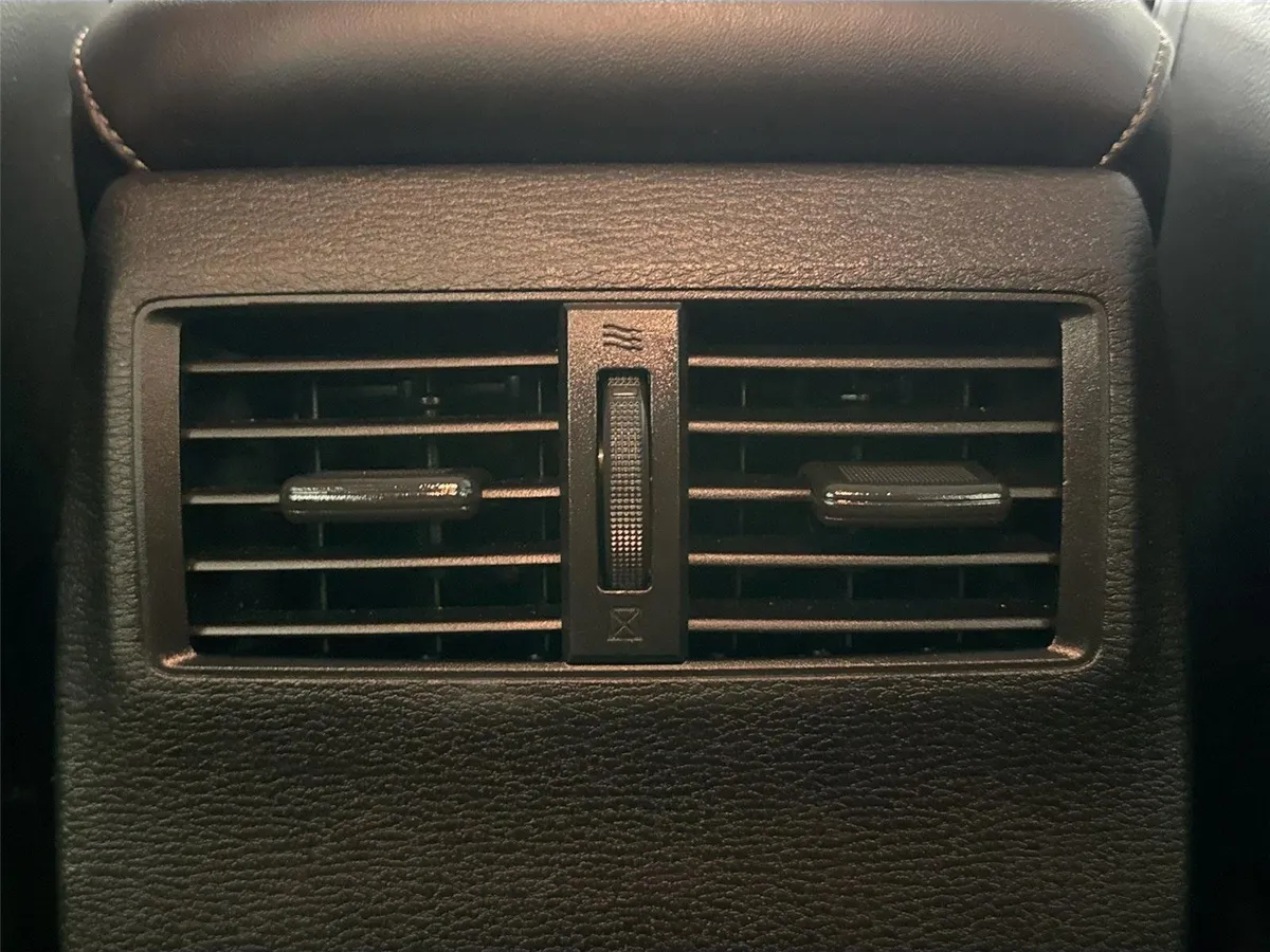 2024 Mitsubishi Outlander SEL thumbnail 35