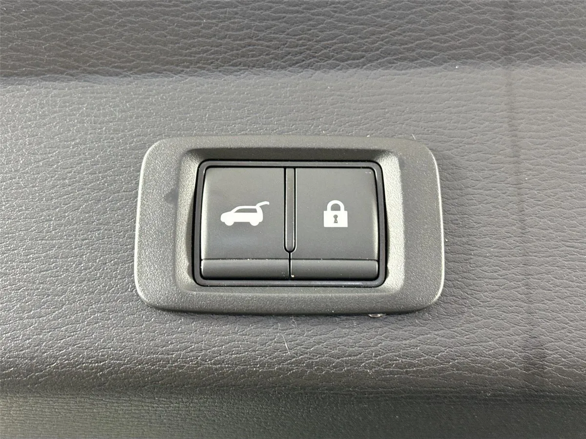 2024 Mitsubishi Outlander SEL thumbnail 39