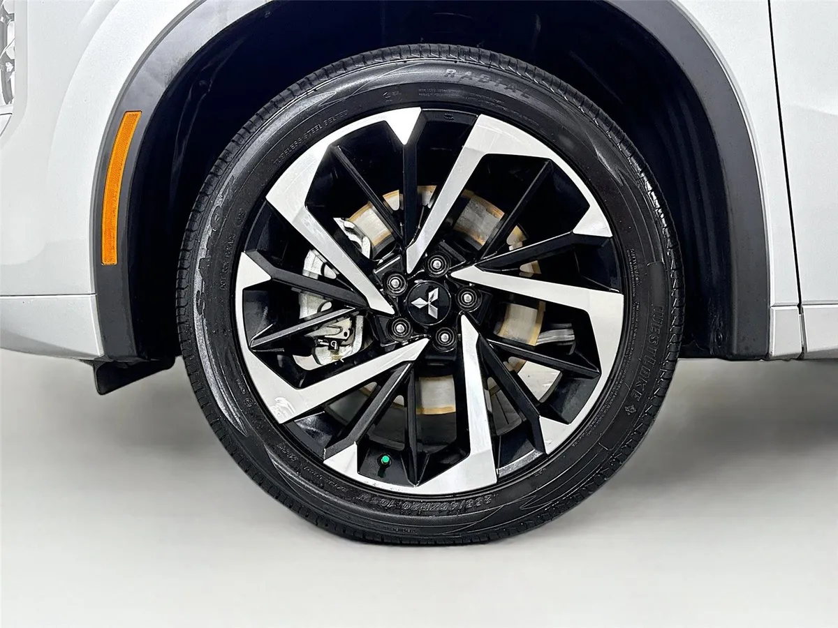 2024 Mitsubishi Outlander SEL thumbnail 45