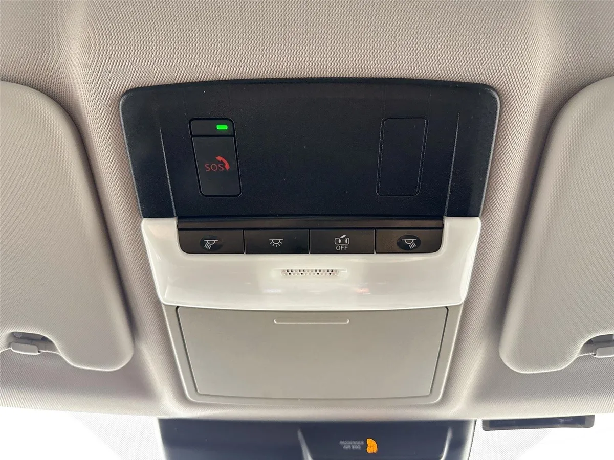 2024 Mitsubishi Outlander SEL thumbnail 6