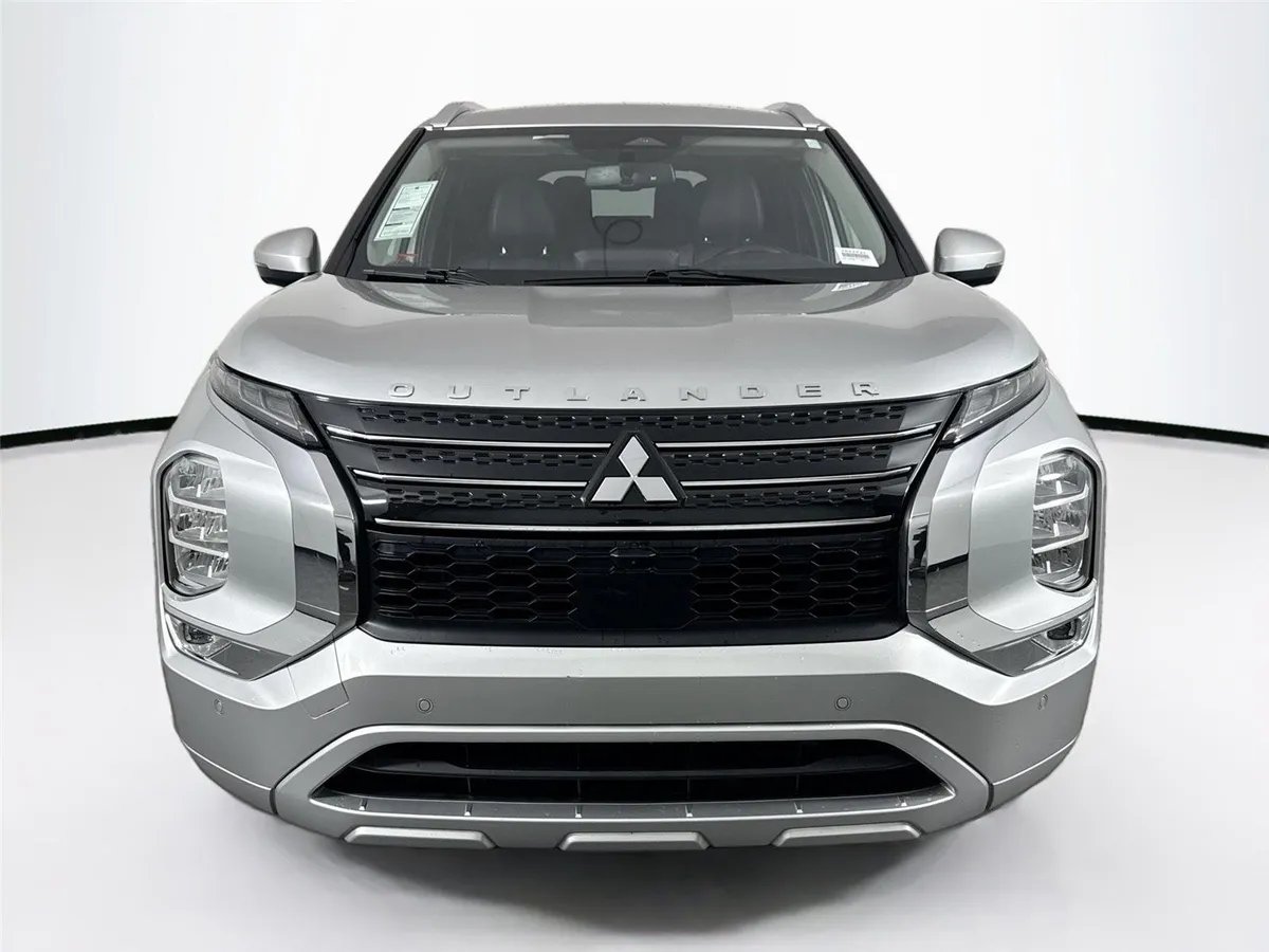 2024 Mitsubishi Outlander SEL thumbnail 9