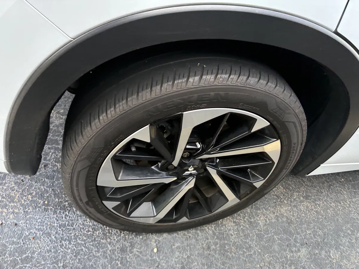 2024 Mitsubishi Outlander SEL thumbnail 8