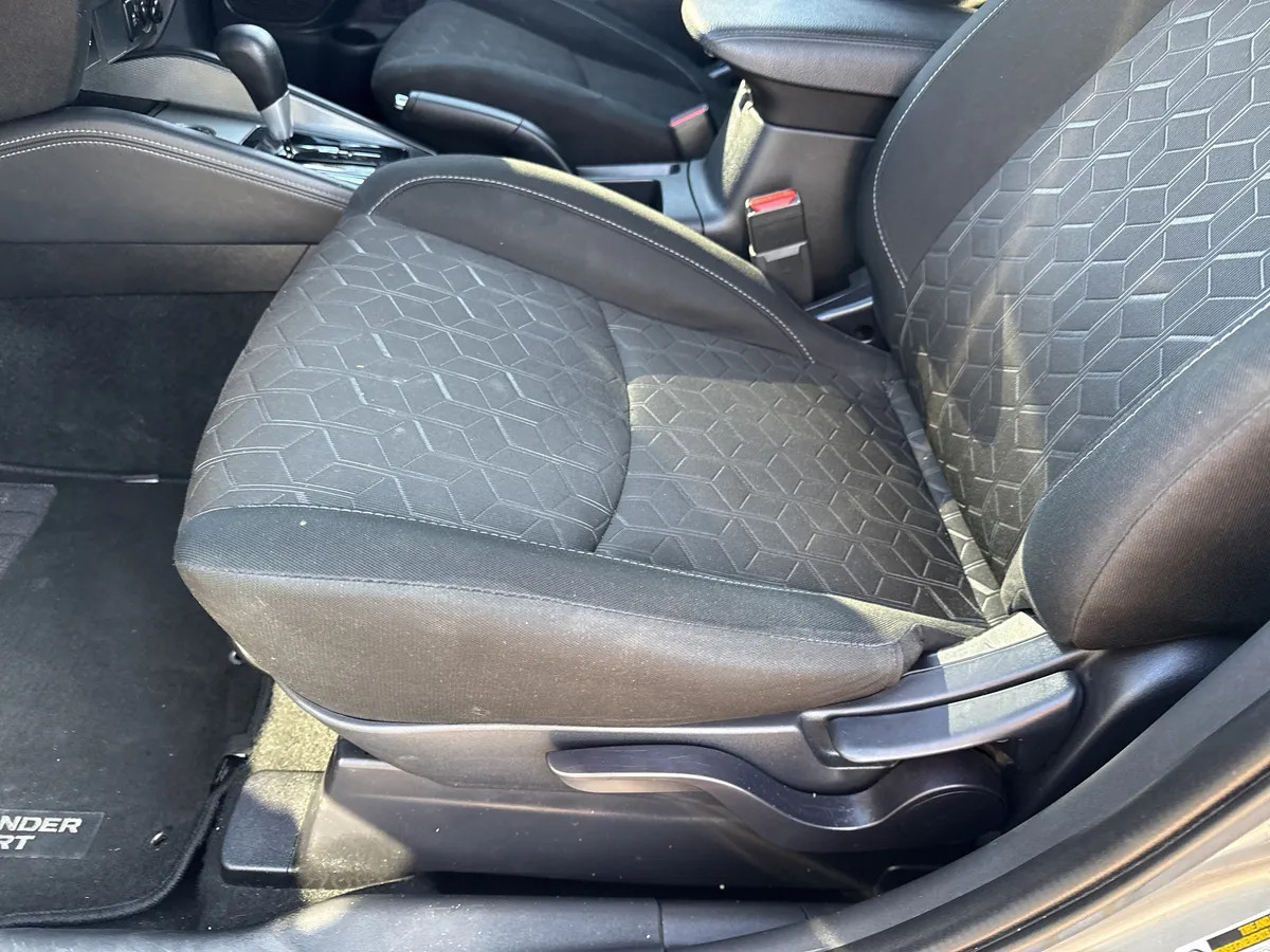 2024 Mitsubishi Outlander Sport 2.0 ES AWC thumbnail 13