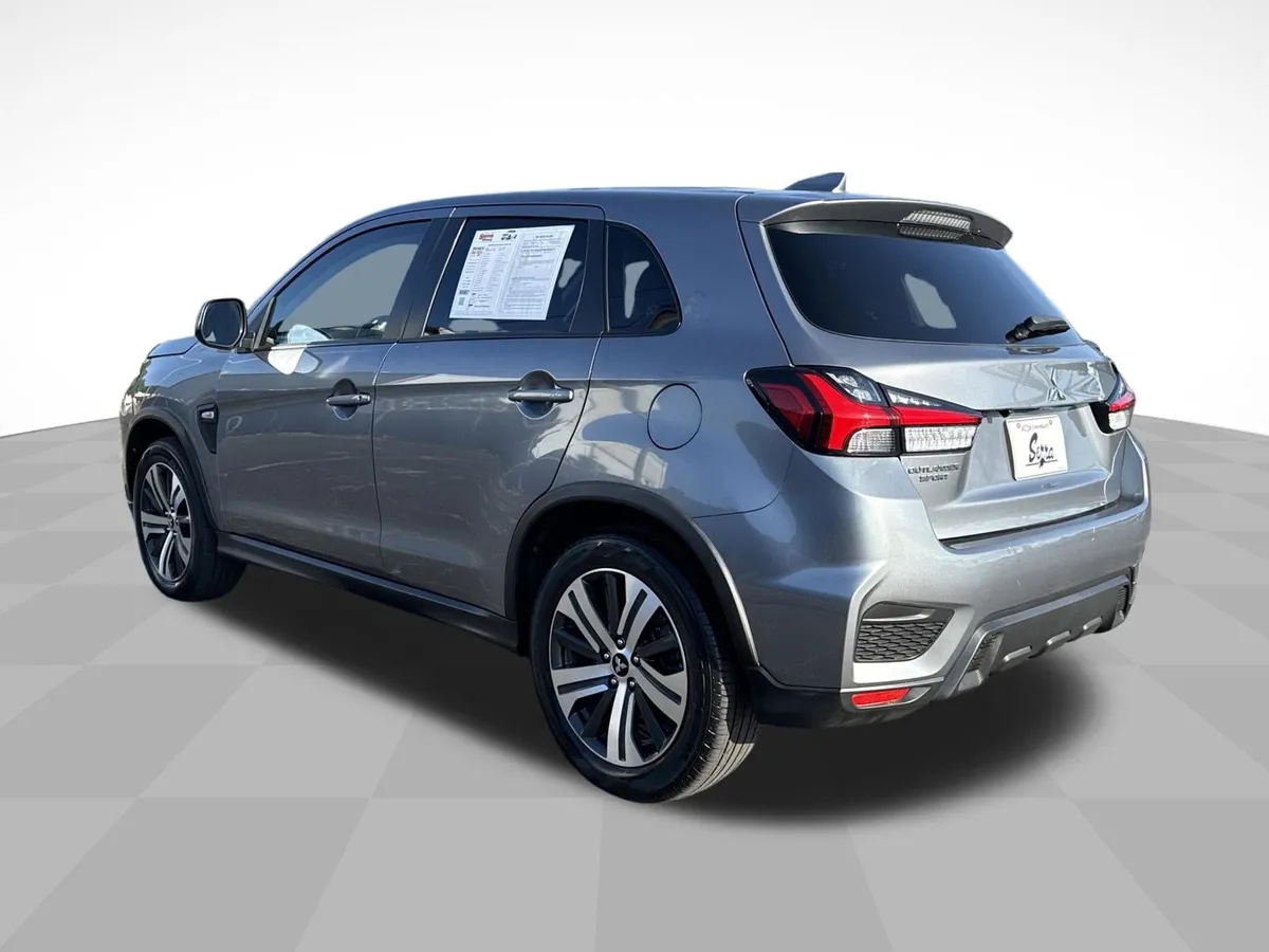 2024 Mitsubishi Outlander Sport 2.0 ES AWC thumbnail 5