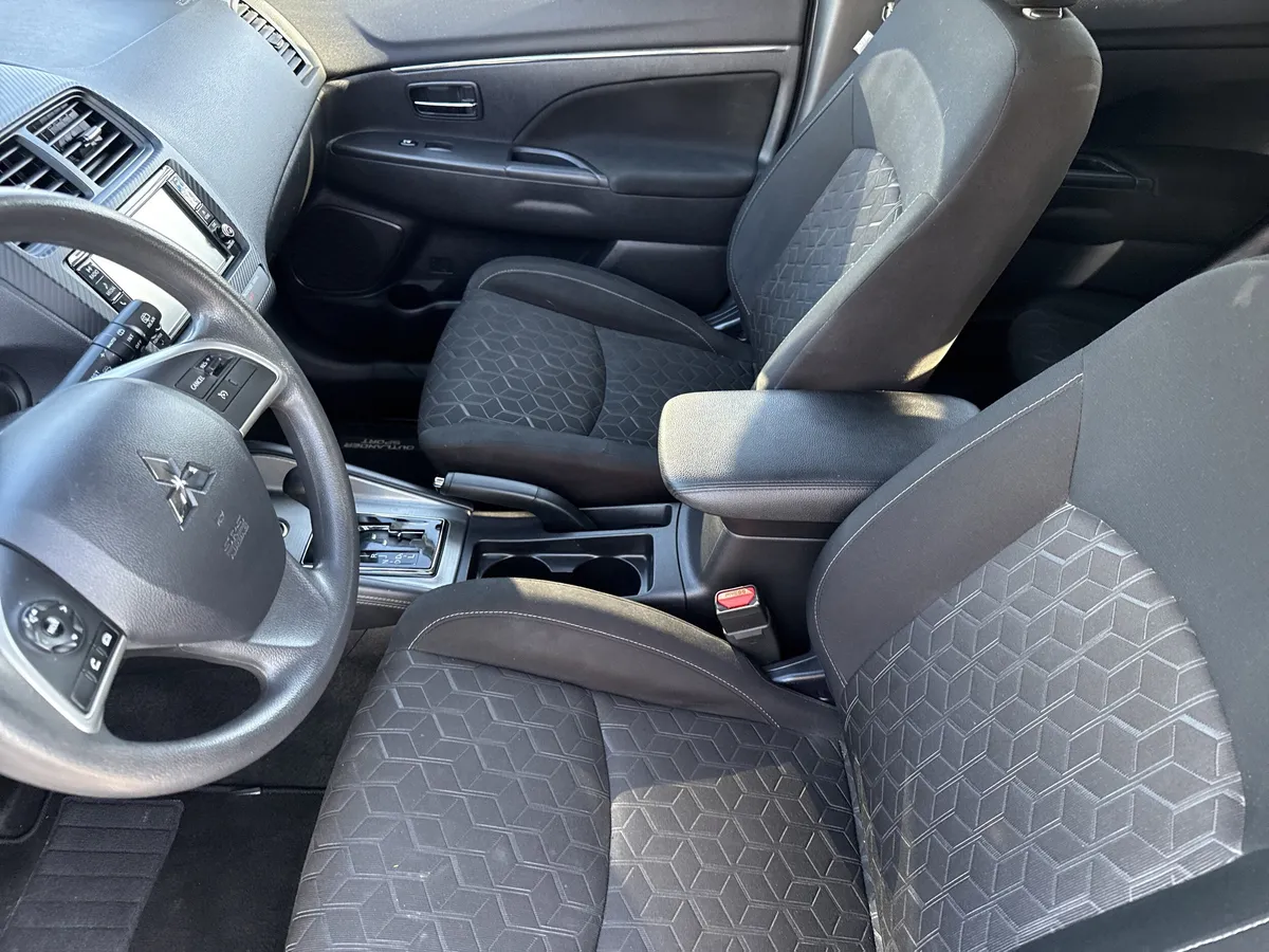 2024 Mitsubishi Outlander Sport 2.0 ES AWC thumbnail 8