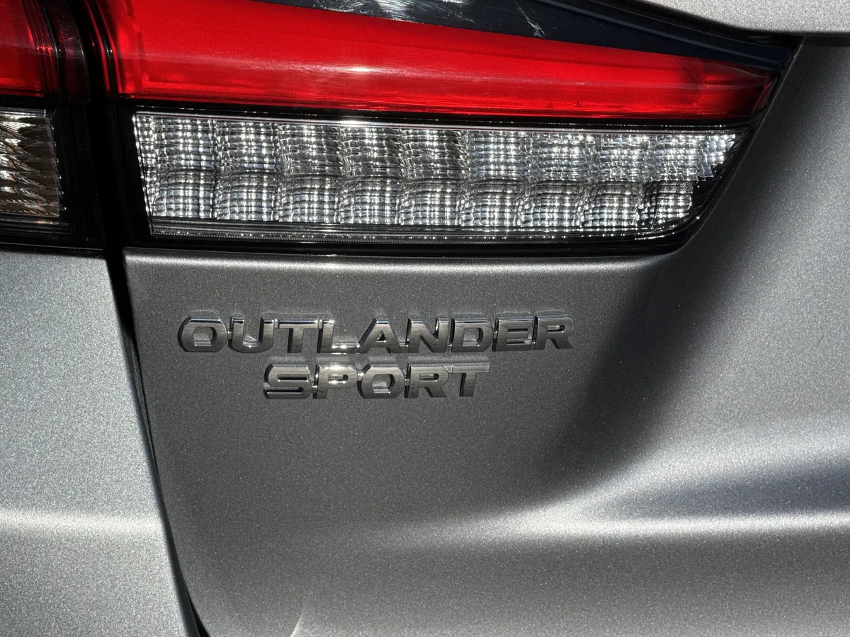 2024 Mitsubishi Outlander Sport 2.0 ES AWC thumbnail 9