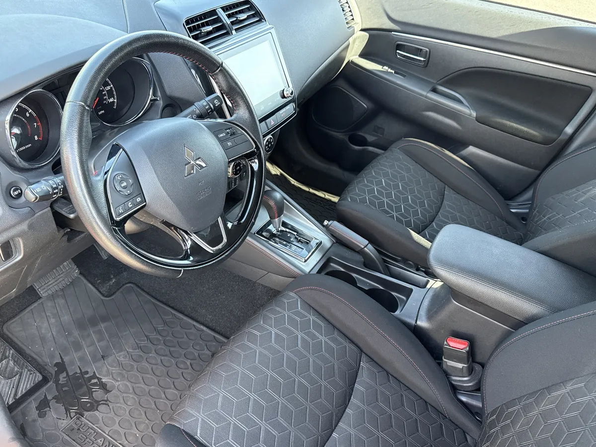 2024 Mitsubishi Outlander Sport 2.0 LE AWC thumbnail 12