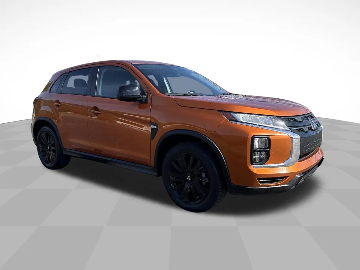 2024 Mitsubishi Outlander Sport 2.0 LE AWC thumbnail 3