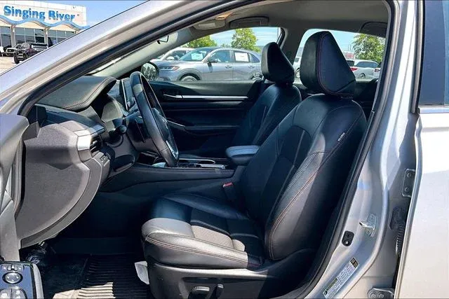 2024 Nissan Altima 2.5 SR thumbnail 18