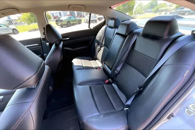 2024 Nissan Altima 2.5 SR thumbnail 19