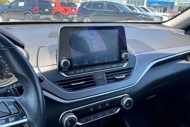 2024 Nissan Altima 2.5 SR thumbnail 22