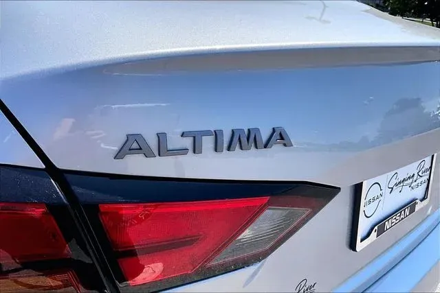 2024 Nissan Altima 2.5 SR thumbnail 25