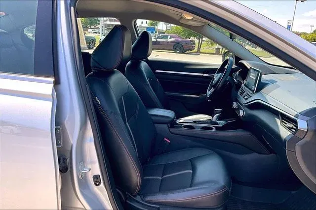 2024 Nissan Altima 2.5 SR thumbnail 28