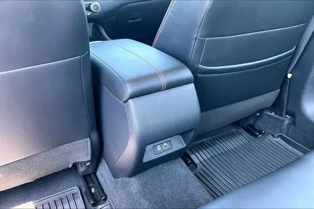 2024 Nissan Altima 2.5 SR thumbnail 32