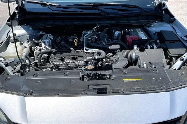 2024 Nissan Altima 2.5 SR thumbnail 33