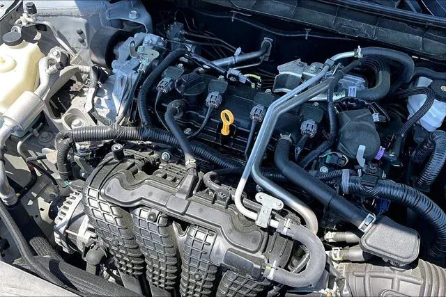 2024 Nissan Altima 2.5 SR thumbnail 34