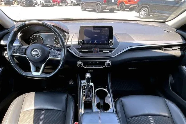 2024 Nissan Altima 2.5 SR thumbnail 7