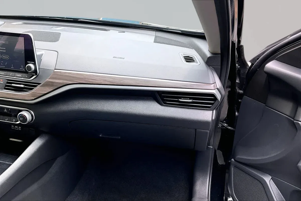 2024 Nissan Altima 2.5 SV thumbnail 19