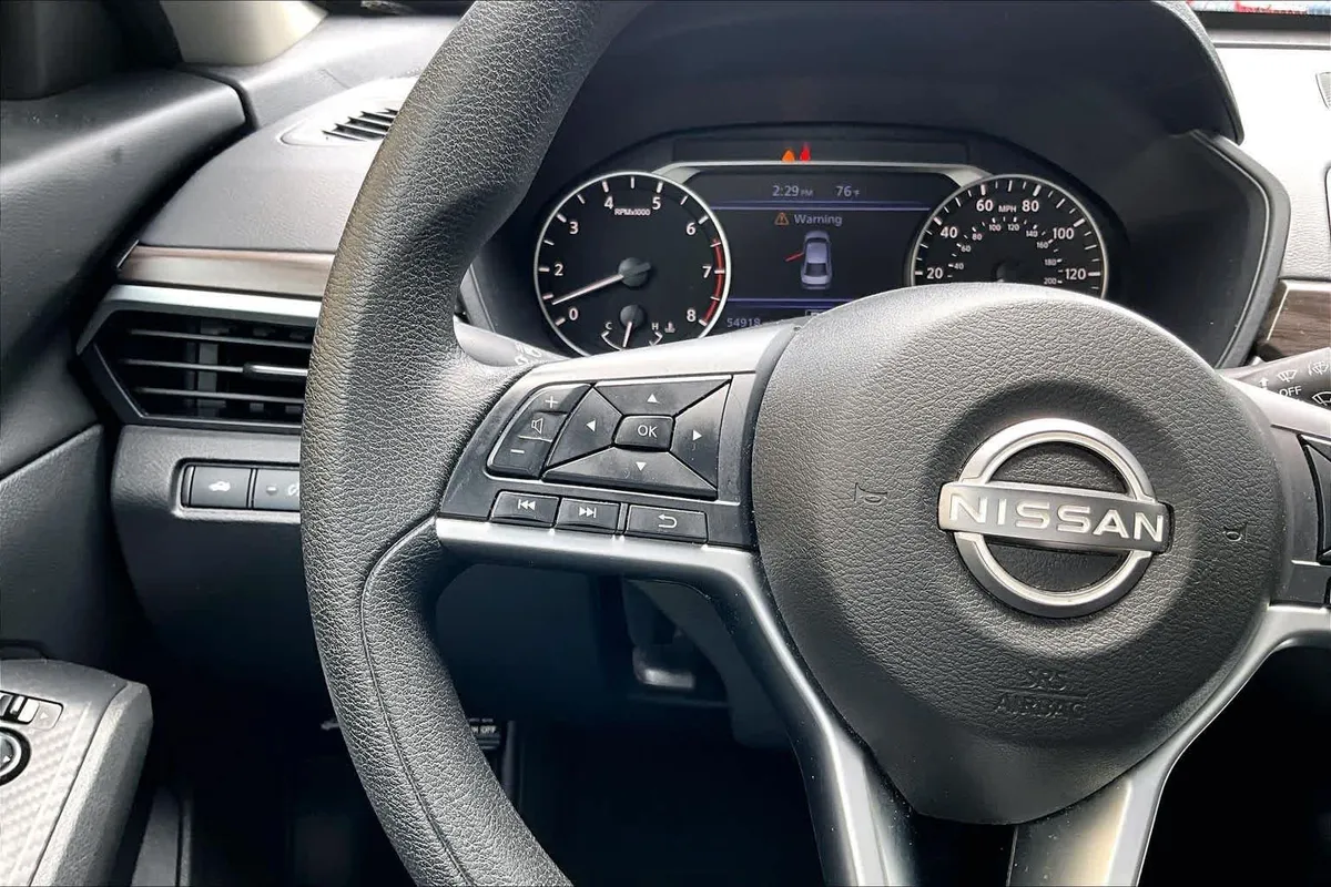 2024 Nissan Altima 2.5 SV thumbnail 24