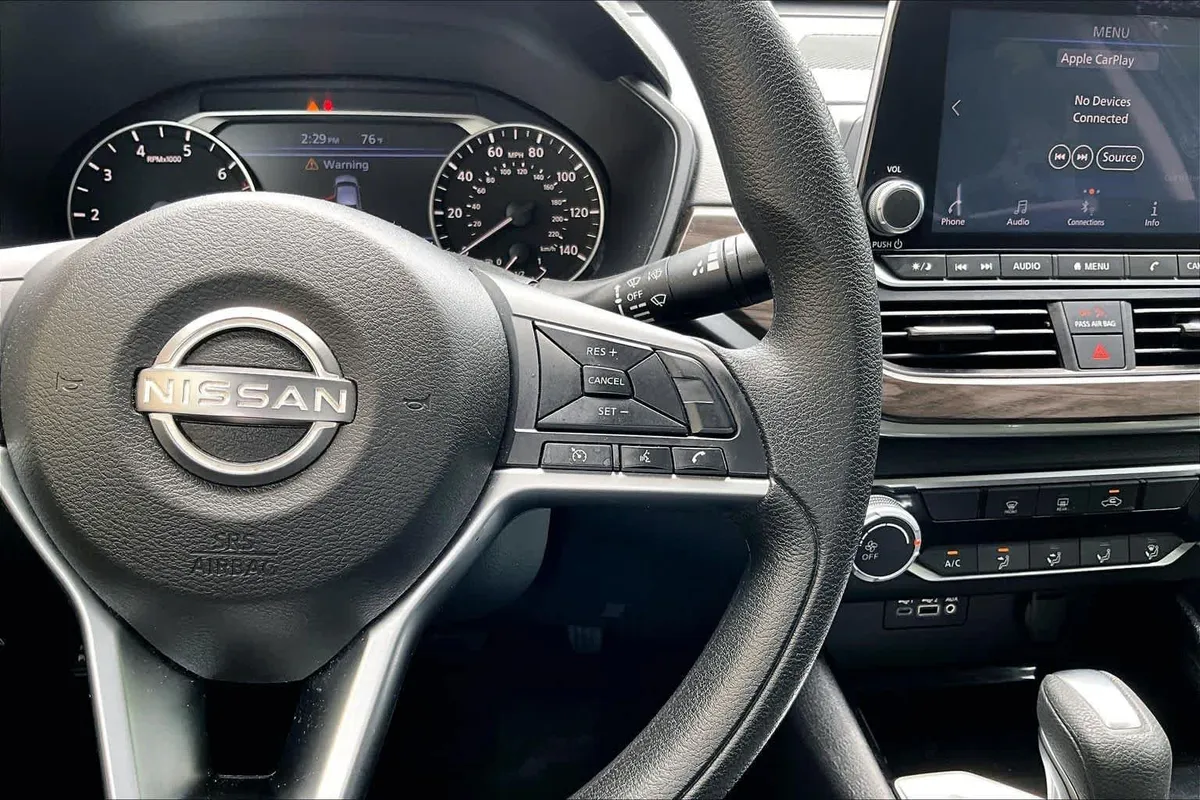 2024 Nissan Altima 2.5 SV thumbnail 25