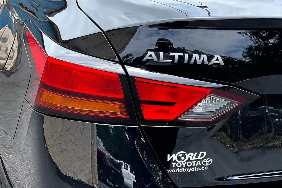 2024 Nissan Altima 2.5 SV thumbnail 29