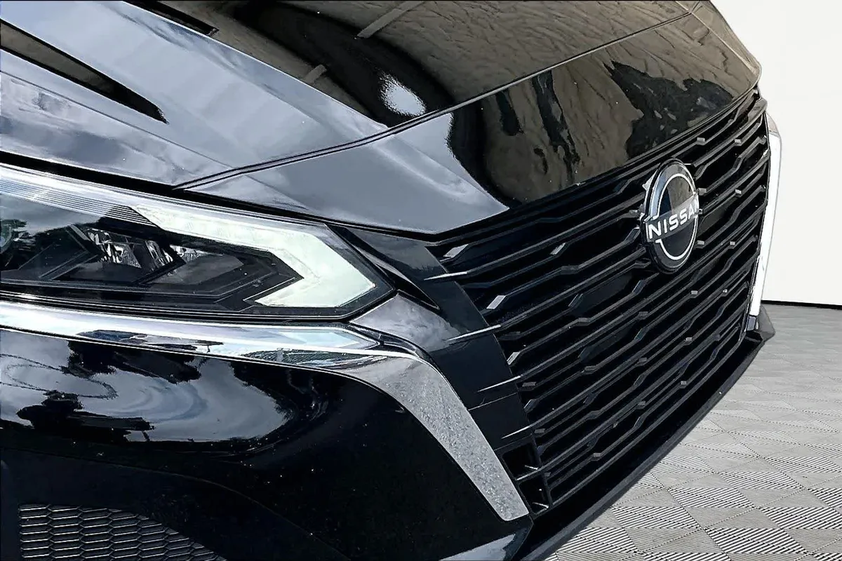 2024 Nissan Altima 2.5 SV thumbnail 30