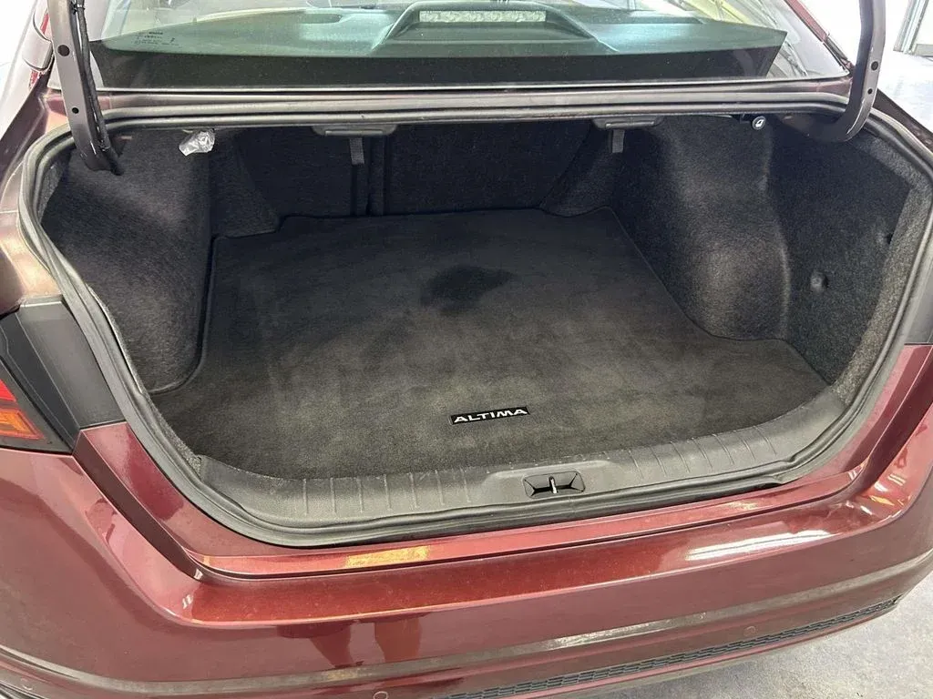 2024 Nissan Altima 2.5 SV thumbnail 12