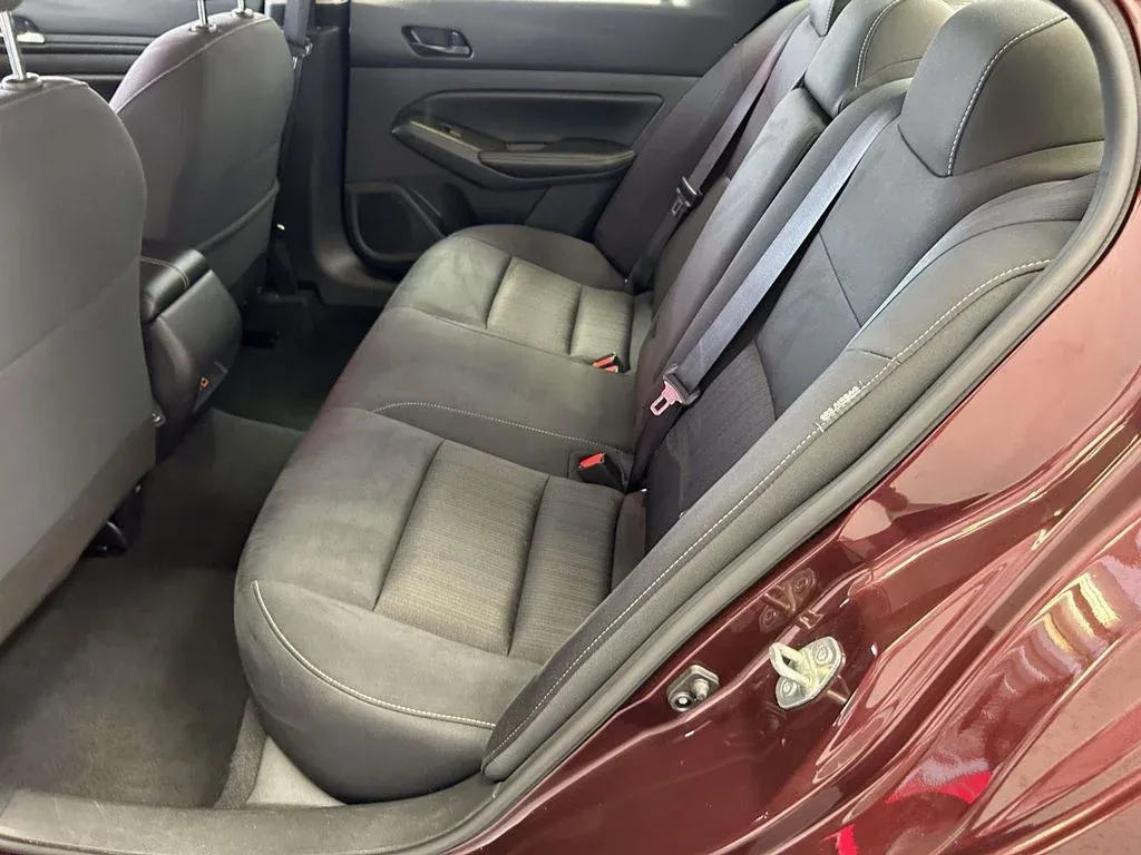 2024 Nissan Altima 2.5 SV thumbnail 14