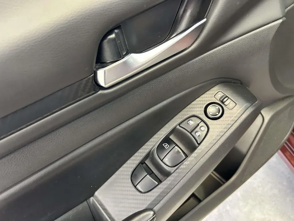 2024 Nissan Altima 2.5 SV thumbnail 17