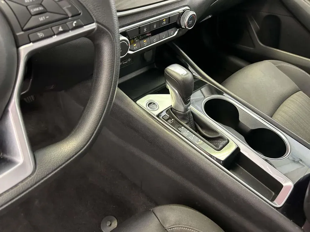 2024 Nissan Altima 2.5 SV thumbnail 19