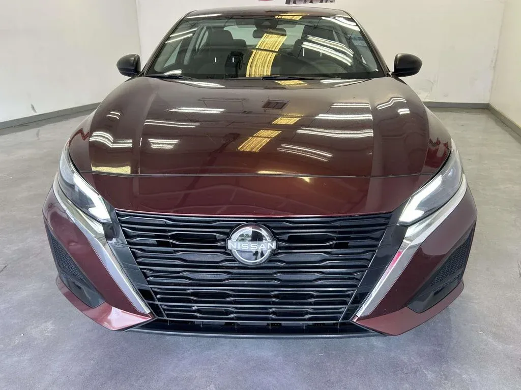2024 Nissan Altima 2.5 SV thumbnail 8