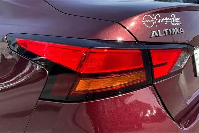 2024 Nissan Altima 2.5 SV thumbnail 20