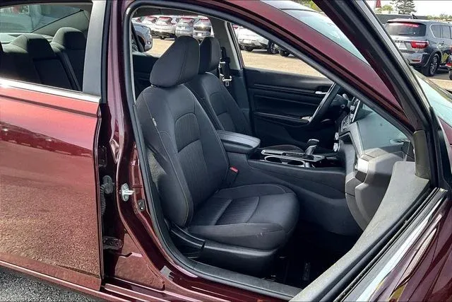 2024 Nissan Altima 2.5 SV thumbnail 27