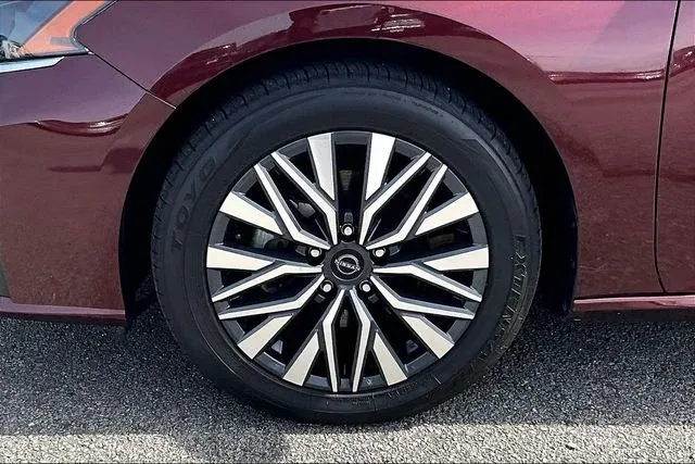 2024 Nissan Altima 2.5 SV thumbnail 31