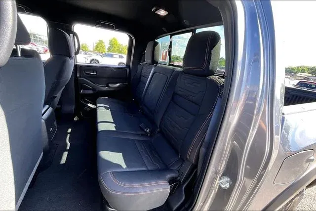 2024 Nissan Frontier PRO-4X thumbnail 19
