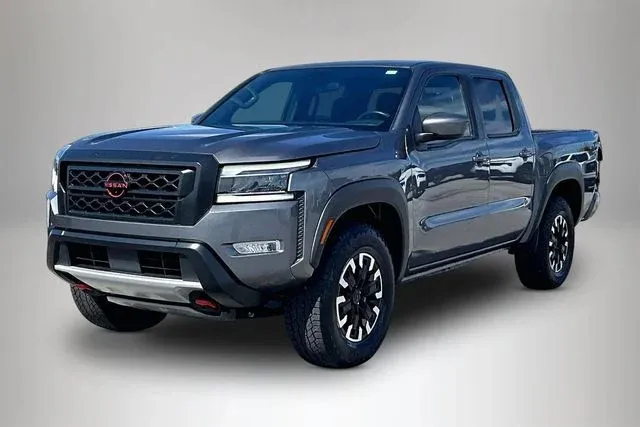 2024 Nissan Frontier PRO-4X thumbnail 2