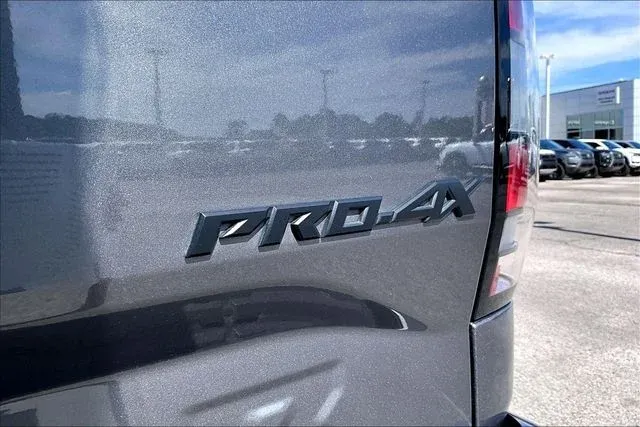 2024 Nissan Frontier PRO-4X thumbnail 21