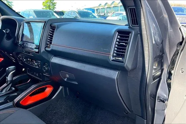 2024 Nissan Frontier PRO-4X thumbnail 23