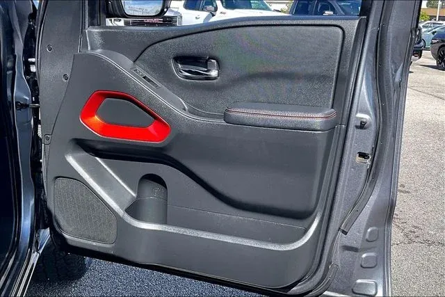 2024 Nissan Frontier PRO-4X thumbnail 27