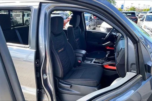 2024 Nissan Frontier PRO-4X thumbnail 28