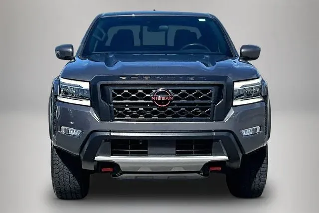 2024 Nissan Frontier PRO-4X thumbnail 3