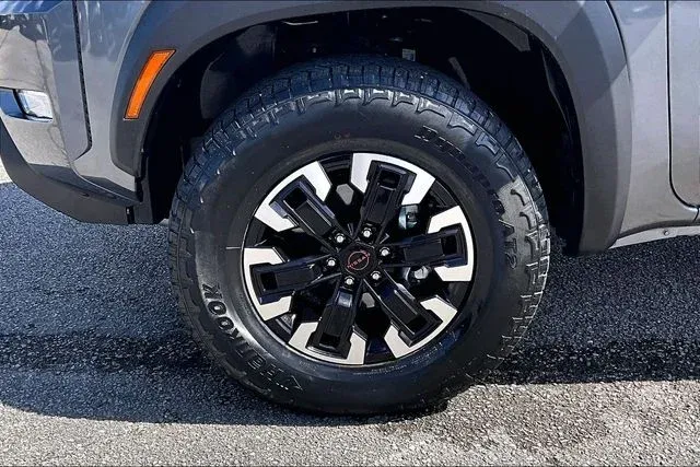 2024 Nissan Frontier PRO-4X thumbnail 33