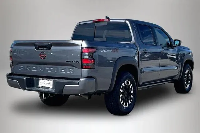 2024 Nissan Frontier PRO-4X thumbnail 5