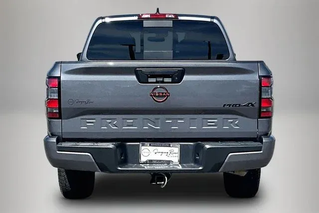 2024 Nissan Frontier PRO-4X thumbnail 6