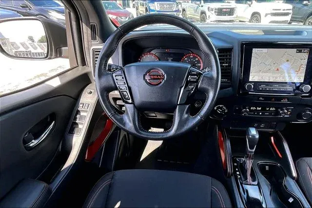 2024 Nissan Frontier PRO-4X thumbnail 8