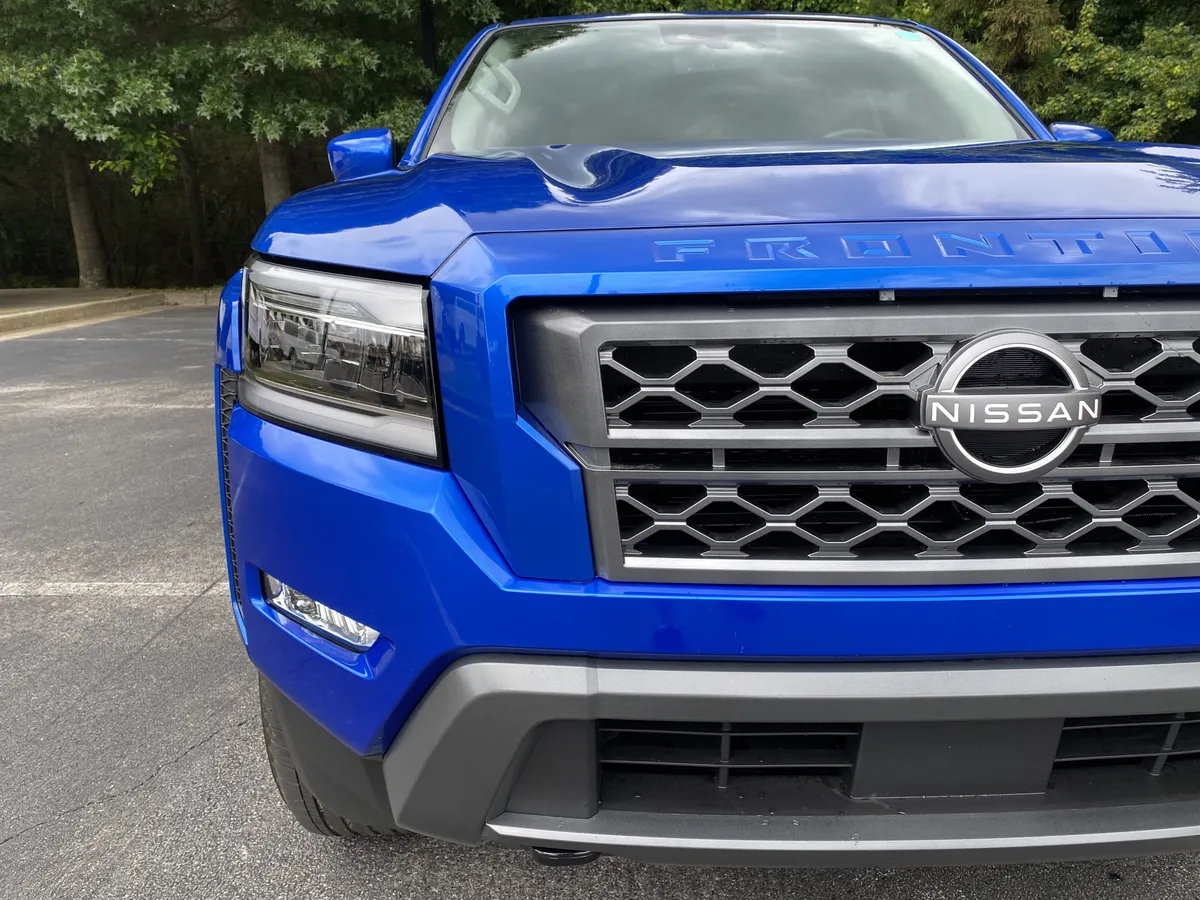 2024 Nissan Frontier SL thumbnail 13