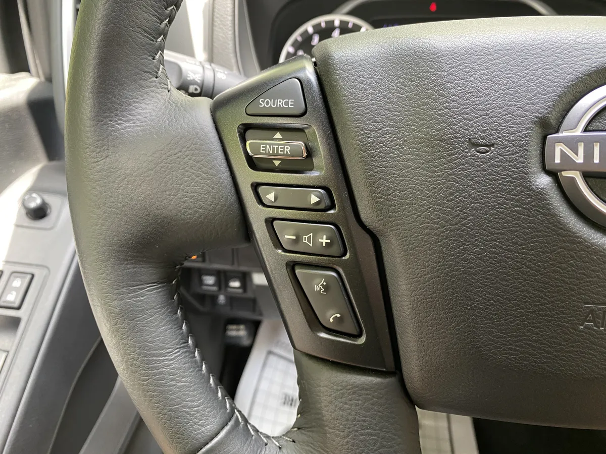 2024 Nissan Frontier SL thumbnail 18
