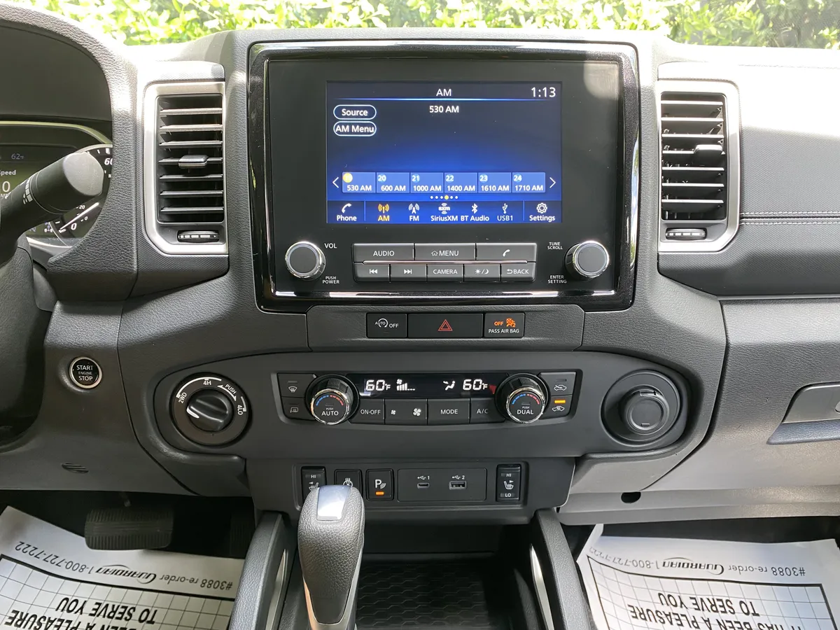2024 Nissan Frontier SL thumbnail 23