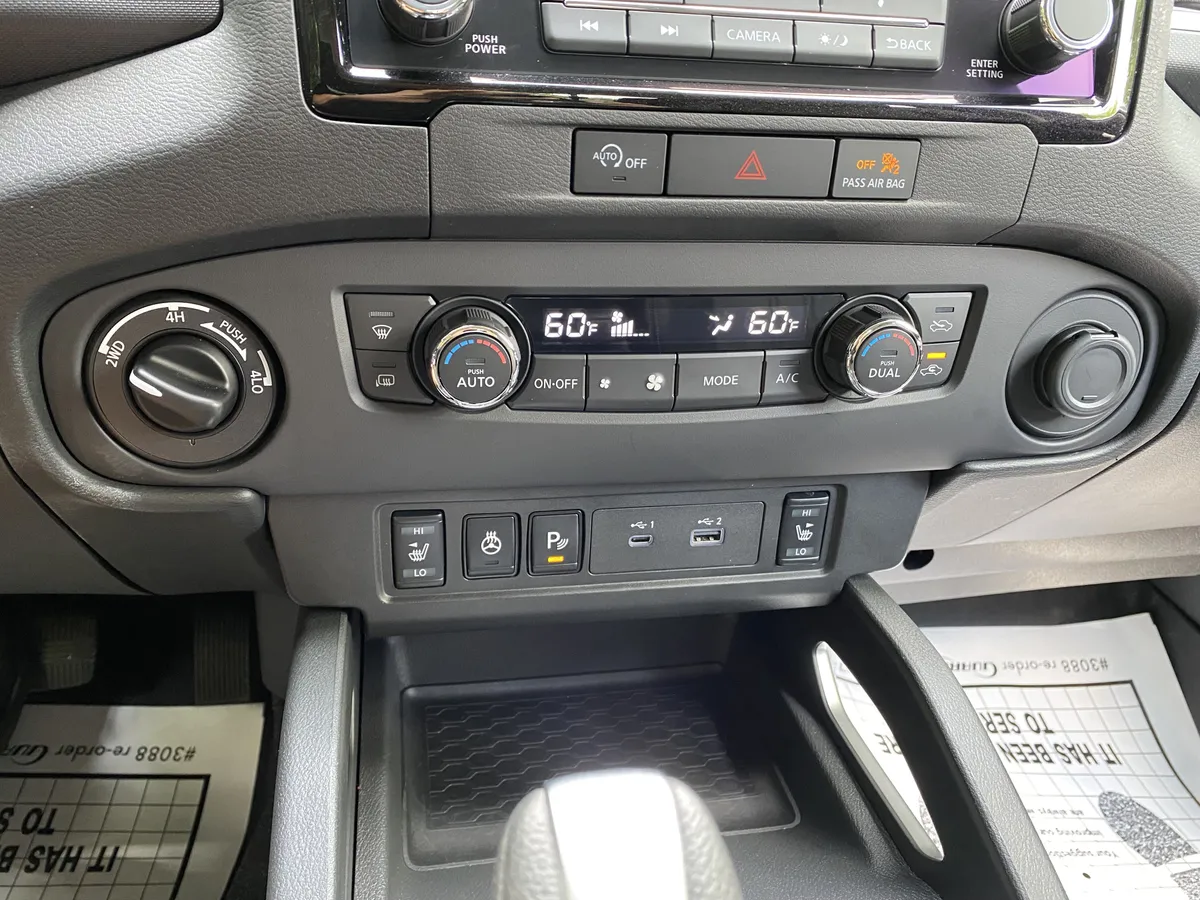 2024 Nissan Frontier SL thumbnail 27